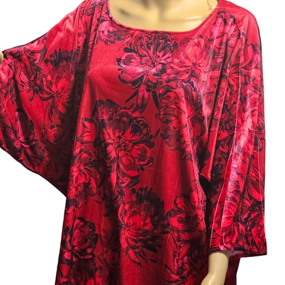 Slimfactor Red Velvet Floral Dolman Sleeves With Round Neck Shirt Size L NWT